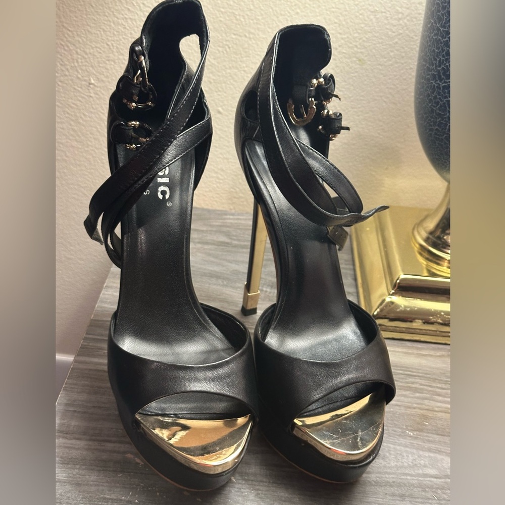 Basic Editions Black Platform Heels - image 2